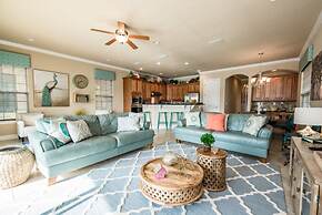 Luxury Villa With Majestic Golf Course Views, Reunion Resort, Villa Or