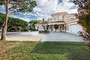 Villa in Quinta do Lago Resort 1025
