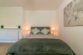 Hillcrest Lodge
