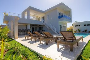 Cozy and Charming two Bedroom Villa