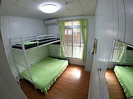 Guesthouse & Diving Seacolo