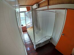 Guesthouse & Diving Seacolo