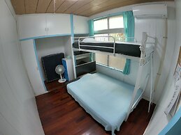 Guesthouse & Diving Seacolo