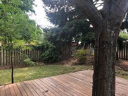 Retro West 3 Bedroom Home by RedAwning