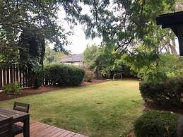 Retro West 3 Bedroom Home by RedAwning