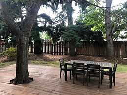 Retro West 3 Bedroom Home by RedAwning