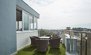 Jhamel Apartments 2 by Casa Deyra