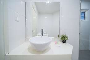 OYO Home 89446 Amazing 2 Bedroom Crest