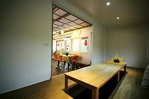 Coffee Street Homestay