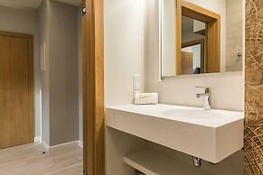 Royal Hill Residence