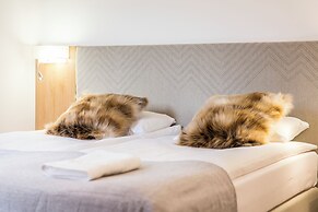 Royal Hill Residence