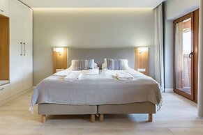 Royal Hill Residence