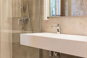 Royal Hill Residence