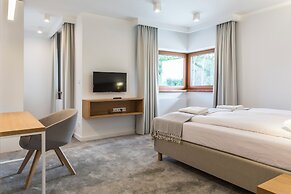 Royal Hill Residence