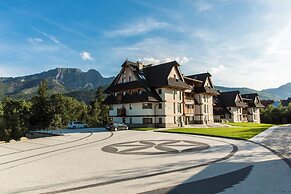 Royal Hill Residence