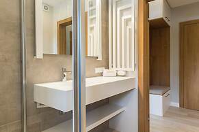 Royal Hill Residence