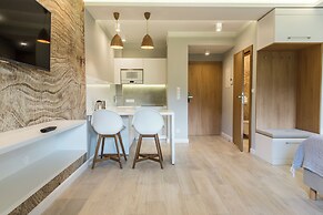 Royal Hill Residence