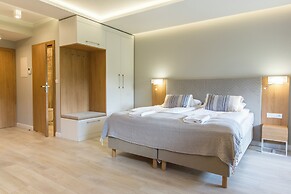 Royal Hill Residence