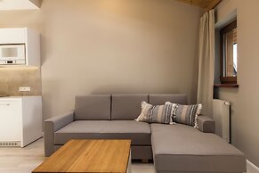 Royal Hill Residence