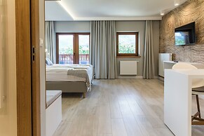 Royal Hill Residence