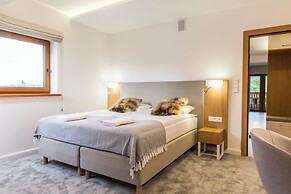 Royal Hill Residence