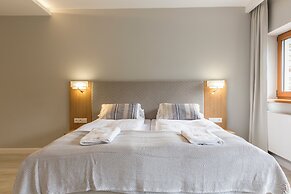 Royal Hill Residence