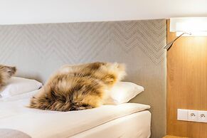 Royal Hill Residence