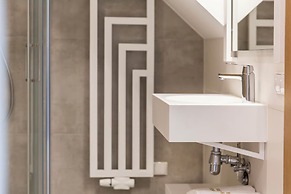 Royal Hill Residence