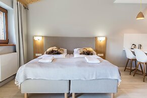 Royal Hill Residence