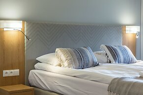 Royal Hill Residence