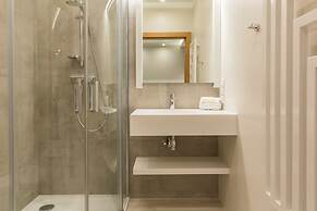 Royal Hill Residence