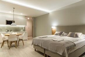 Royal Hill Residence