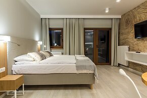 Royal Hill Residence