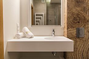 Royal Hill Residence