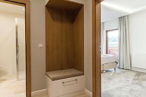 Royal Hill Residence