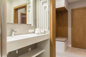 Royal Hill Residence