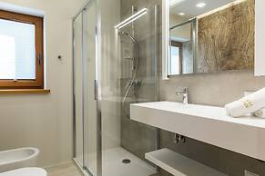 Royal Hill Residence