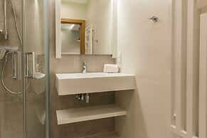 Royal Hill Residence