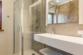 Royal Hill Residence