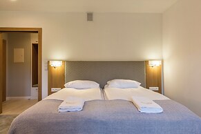 Royal Hill Residence