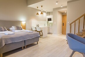 Royal Hill Residence