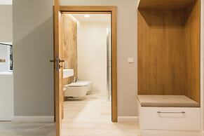 Royal Hill Residence