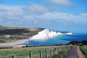 Bicknell House Hyde 1st