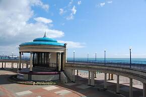 Bicknell House Hyde 1st