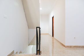 OYO 1519 Axl Residence