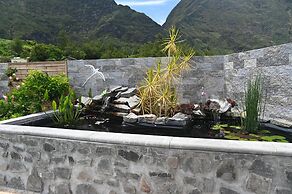 La Croisee Des Sentiers