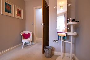 Silverdale Mews