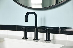 Kinley Cincinnati Downtown, a Tribute Portfolio Hotel