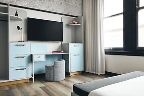 Kinley Cincinnati Downtown, a Tribute Portfolio Hotel