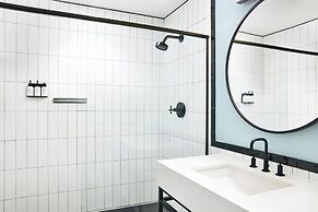 Kinley Cincinnati Downtown, a Tribute Portfolio Hotel